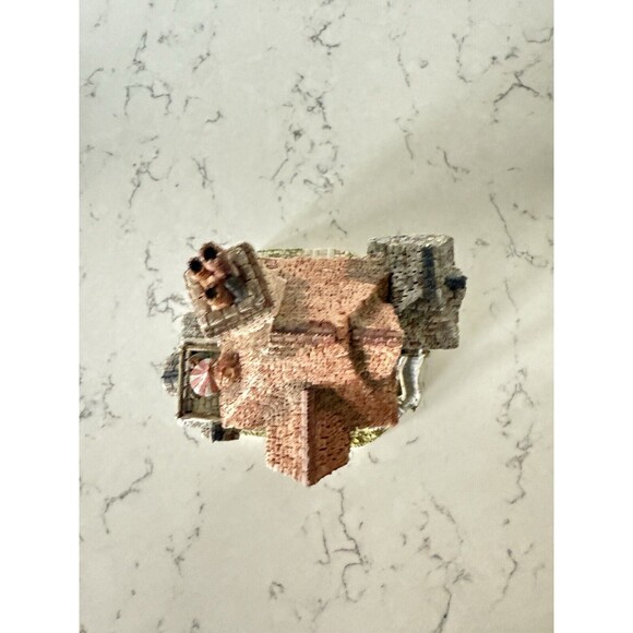 David Winter Cottages Horatio Pernickety's Amorous Limited Edition - Picture 5 of 11